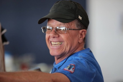 Após queda de avião, esquadrilha da fumaça faz homenagem a piloto