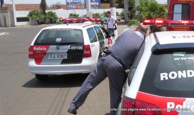 Trombadão ataca mulher e leva bolsa