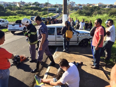 Violenta colisão fere três na Via Expressa