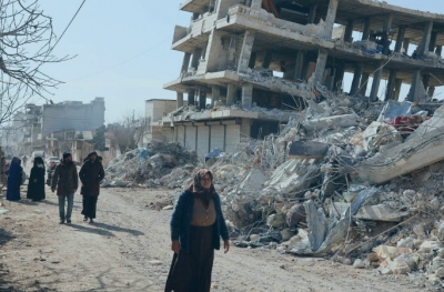 Família na Turquia é resgatada com vida 5 dias após terremoto, mortos passam de 24 mil