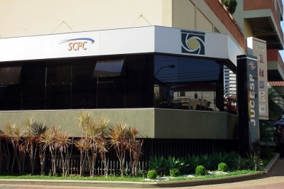 Dívida acumulada no comércio chega a quase R$ 15 mi