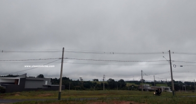 Chegada de frente fria traz chuva à região de Marília
