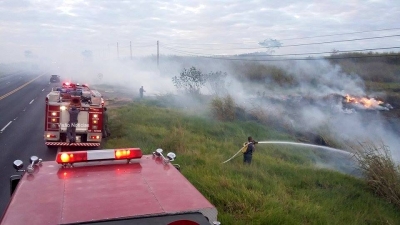 Corpo de Bombeiros luta contra incêndio criminoso às margens da SP-294