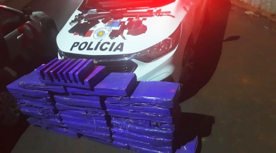 Homem é preso pela PM com quase 500 tabletes de drogas, arma e munições