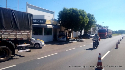 Polícia Rodoviária apreende carretas com 700 mil maços de cigarros