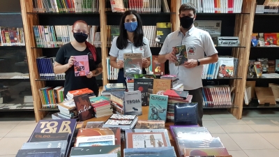 Biblioteca Municipal de Marília recebe doação de livros do SisEB