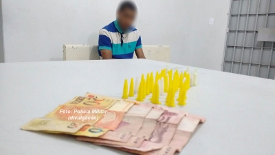 Traficante é preso na hora do "trabalho"