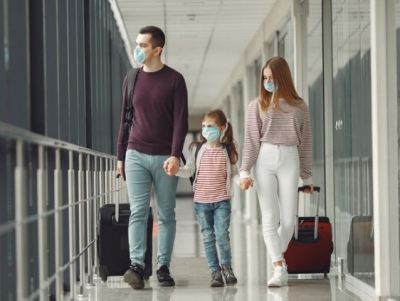 Uso de máscaras volta a ser obrigatório em aeroportos e aviões no Brasil