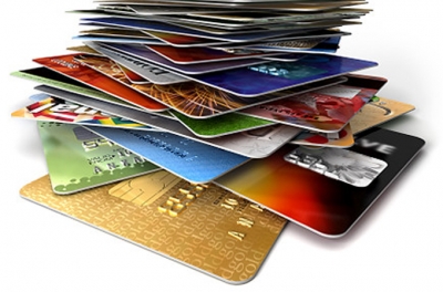 Juros de cartões atingem 399,84% ao ano