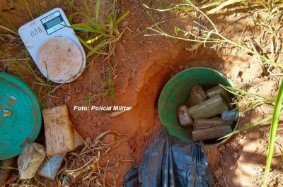 Polícia Militar descobre barris carregados com maconha, na região