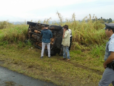 Acidentes por conta da chuva são registrados na rodovia