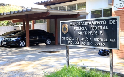 Rapaz tenta enviar R$ 30 mil em notas falsas pelos Correios