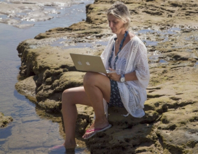 Ex-jornalista lança livro de autoajuda sobre a vida pós demissão