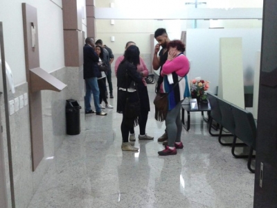 Polícia suspeita que mãe e filha mortas comeram planta venenosa por engano