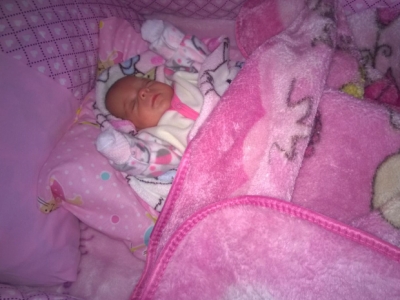 Bebê com 570g e 15% de chance de sobreviver tem alta 