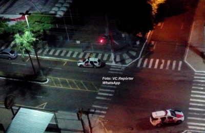 Homem arromba e invade agência do Bradesco