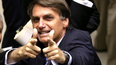 "O velho é forte como um cavalo", diz filho de Bolsonaro