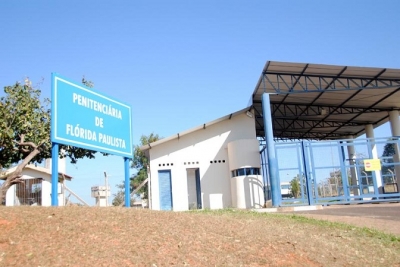 Agente penitenciário é preso na região por entregar celulares a detentos em troca de dinheiro