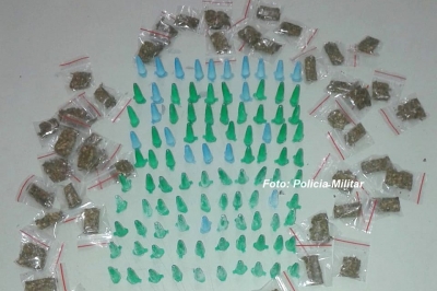 Polícia Militar apreende drogas enterradas por traficantes 