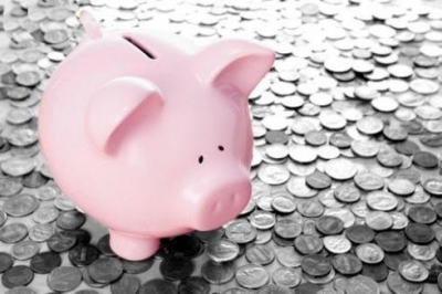 Bandidos furtam trailer na Avenida Saudade