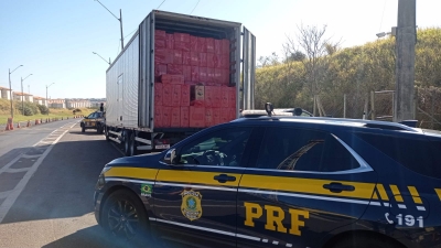 PRF apreende em Marília 450 mil maços de cigarros contrabandeados do Paraguai