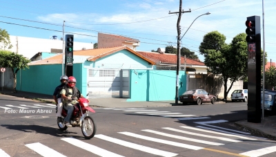Prefeitura prioriza pedestres no sistema de semáforos. Usuários aprovam