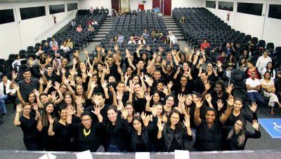 Unimar forma alunos dos módulos básico e avançado do curso de Libras  