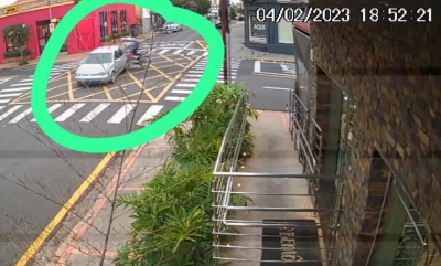 Adolescente pilotando moto se envolve em grave acidente no centro de Marília