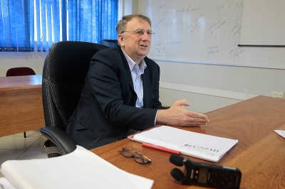 Iniciação Científica: Docente da Universidade Federal de Santa Catarina encerra Simpósio no dia 24