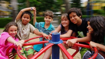 Nas férias, euforia da criançada aumenta chances de atrito com vizinhos