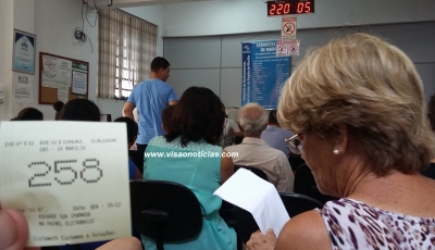 Após muitos protestos, Farmácia do Estado volta a ampliar atendimento: até às 15h