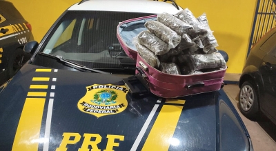 Adolescente usa carro de aplicativo para transportar drogas