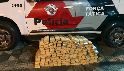 PM procura "chefão do tráfico" de 21 anos. Ele estava com mais de 100 kg de drogas 