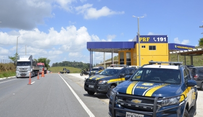 Operação Lábaro: PRF detém 2.924 pessoas e apreende armas e drogas 