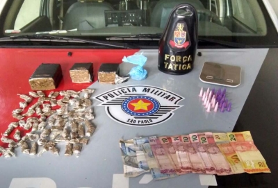 Força Tática faz apreensão de drogas na zona leste