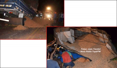  Após bater, caminhoneiro fica soterrado em carga de amendoim