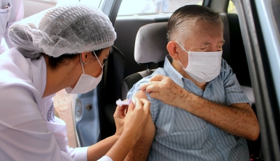 Covid-19: acadêmicos da Medicina e Enfermagem da Unimar participam da campanha de imunização 