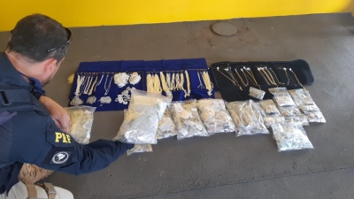 PRF apreende carga valiosa de jóias e semijoias na BR 153