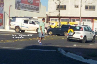 Veículos batem em CRUZAMENTO PERIGOSO