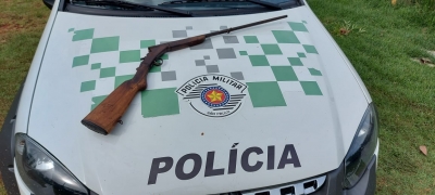 Ambiental apreende espingarda em estância na região