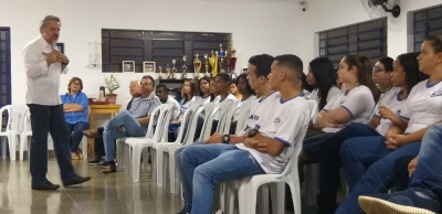 Coronel Boldrin ministra palestra para jovens de Pompeia