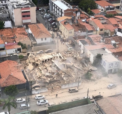 Prédio residencial de 7 andares desaba em Fortaleza