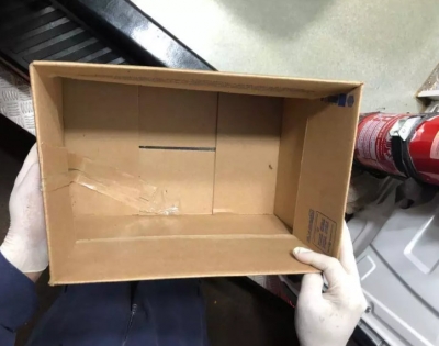 Recém-nascido é encontrado morto dentro de caixa de papelão em terreno