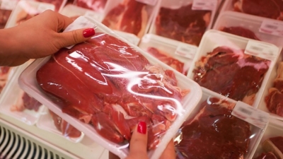 UE vai suspender empresas envolvidas no escândalo de carne