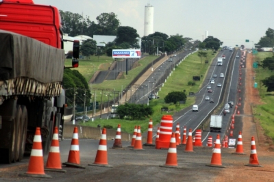Obras na SP-333 estão paradas há um mês