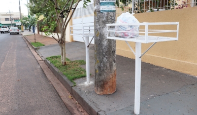 Lei obriga moradores da região a instalar lixeiras em casa