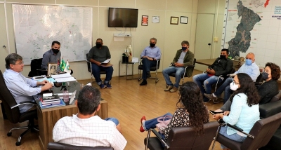 Plano de carreira garante aumento aos servidores municipais em Marília