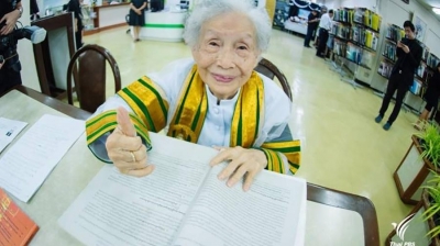 Senhora de 91 anos se forma na faculdade