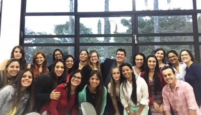 Enfermeiros iniciam curso de especialização de enfermagem em terapia intensiva adulto