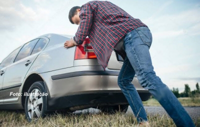 Motorista de Uber confia em desconhecidos e tem carteira furtada